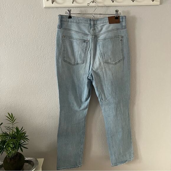 Madewell The High-Rise Slim Crop Boyjean in Dumas Wash: Ripped Edition - Picture 4 of 9
